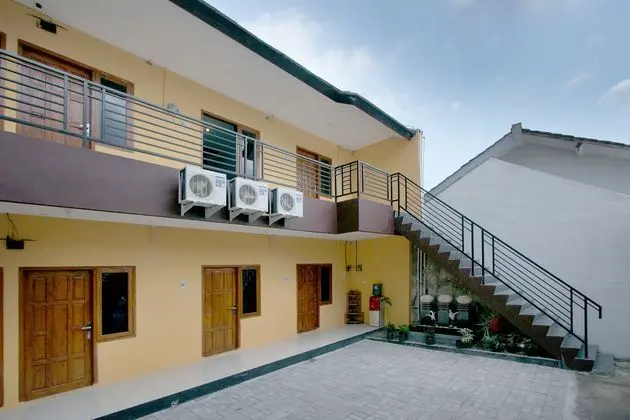 OYO 347 Bayang Brothers Guest House