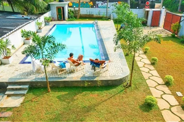 OYO 348 Ocean Bay Surf Resort - Havuz