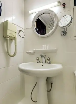 OYO 353 Middle East Hotel - Banyo Tipleri