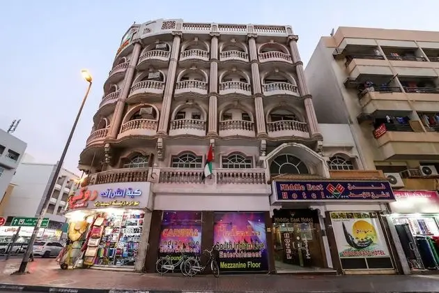OYO 353 Middle East Hotel - Dış Mekan