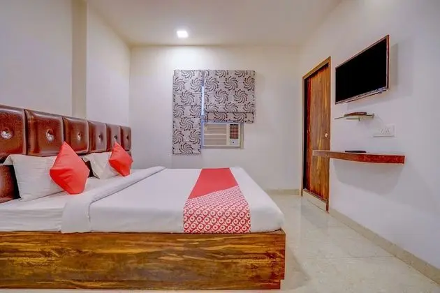 OYO 35484 Travellers inn