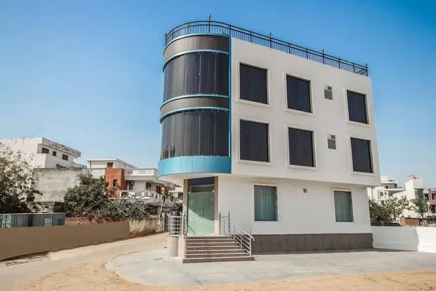OYO 35787 Hotel Lotus