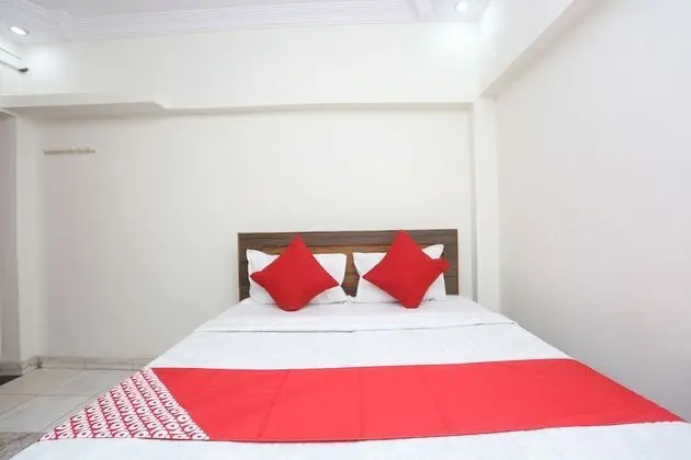 OYO 36007 Hotel Mahendra