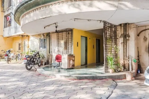 OYO 361 Apartment Powai - Dış Mekan