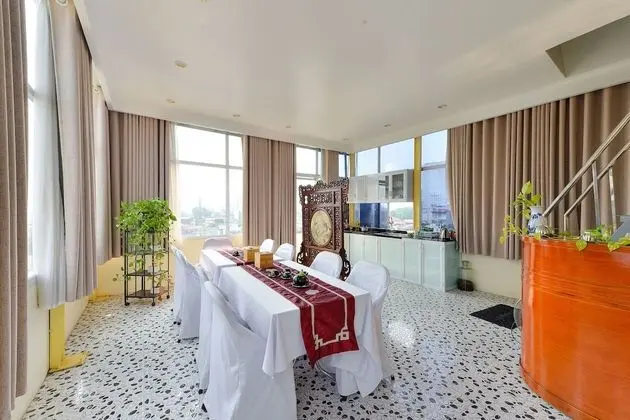 OYO 362 Lavender Hotel & Apartment - Yerinde Yemek
