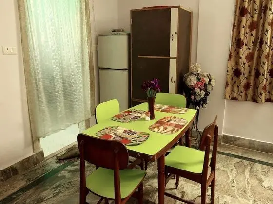 OYO 3634 Apartment RK Hospitality - Yerinde Yemek