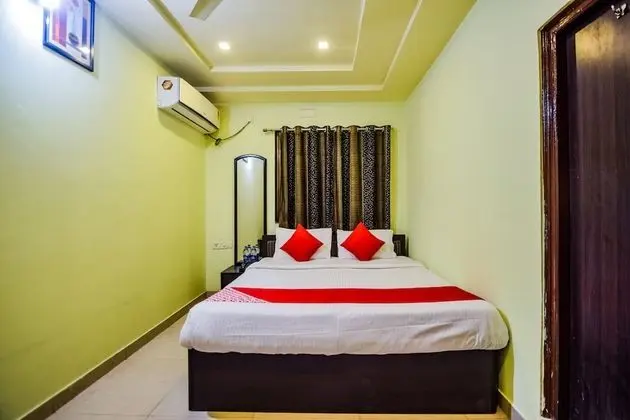 OYO 36444 Hotel Prabhave & Dining Hall - Oda