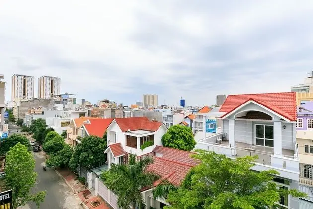 OYO 365 Rose Hotel