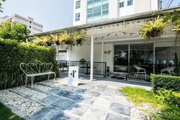 OYO 371 Sea Breeze Residence