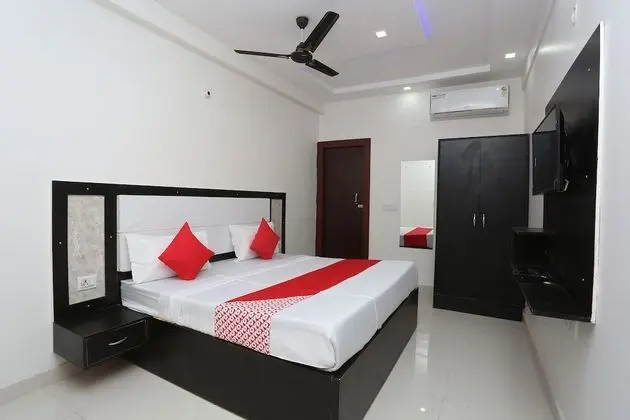 OYO 37381 Hotel The Elite Inn