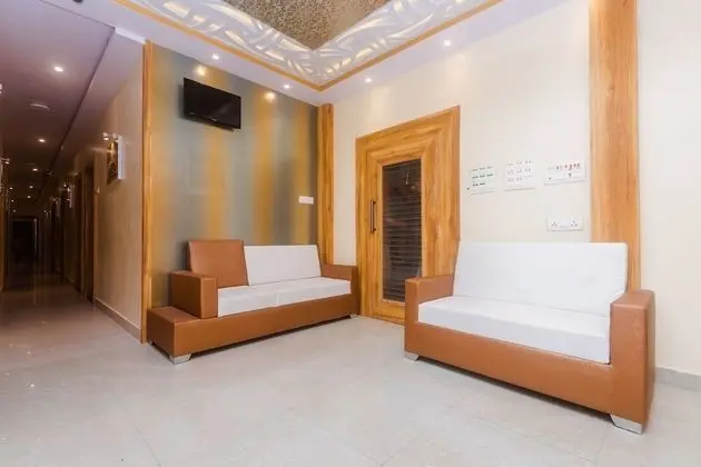 OYO 37552 Suncity - Lobi
