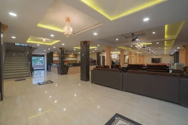 OYO 37826 Rajmahal Khindsi Resort - Lobi