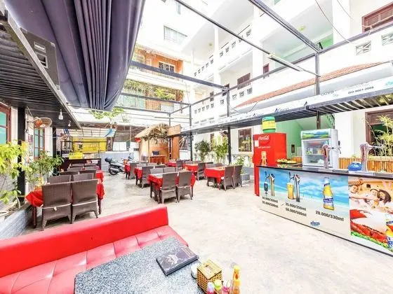 OYO 381 Tuyet Mai Hotel - Yerinde Yemek