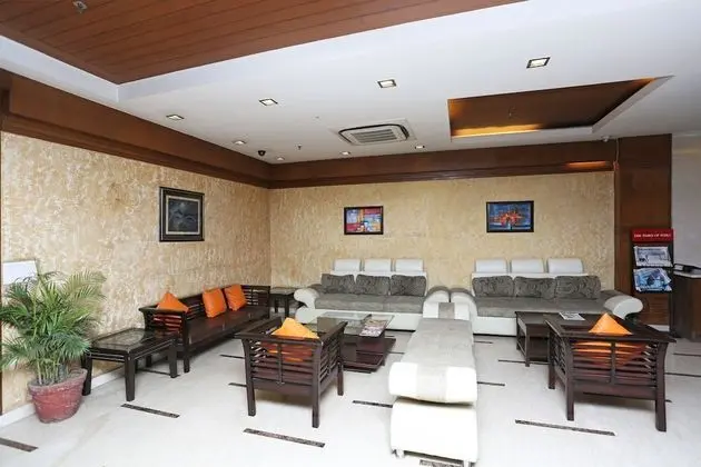 OYO 383 Hotel Divine Paradise