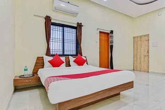 OYO 38656 Hotel Siddheshwar