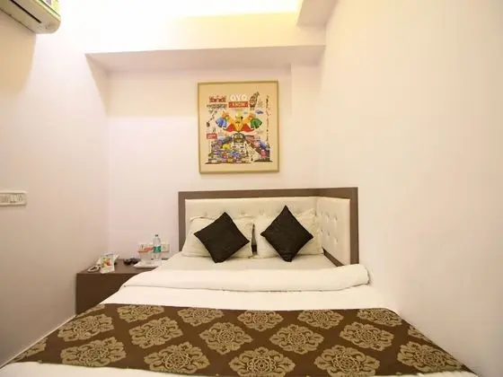 OYO 393 Hotel RK Grand Inn - Oda