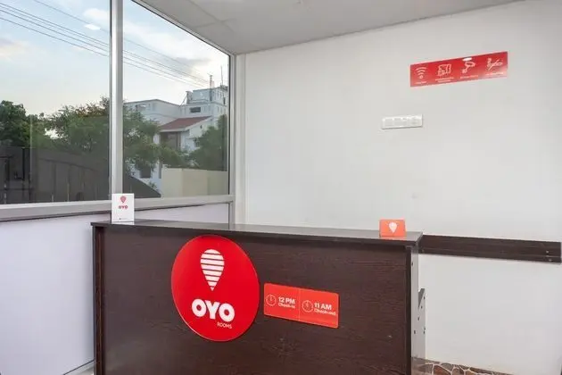 OYO 3974 Hotel Bcp Royal Residency - Lobi