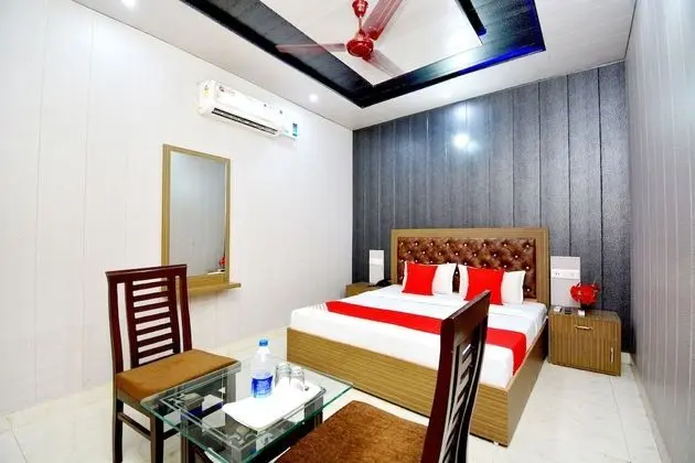 OYO 39867 Hotel Arora Inn