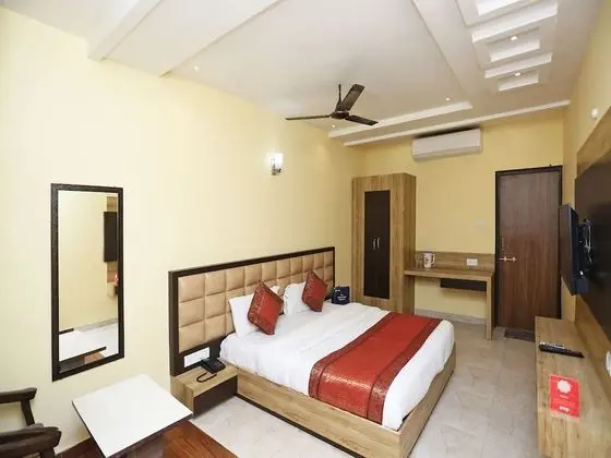 OYO 4009 Hotel HKJ Palace