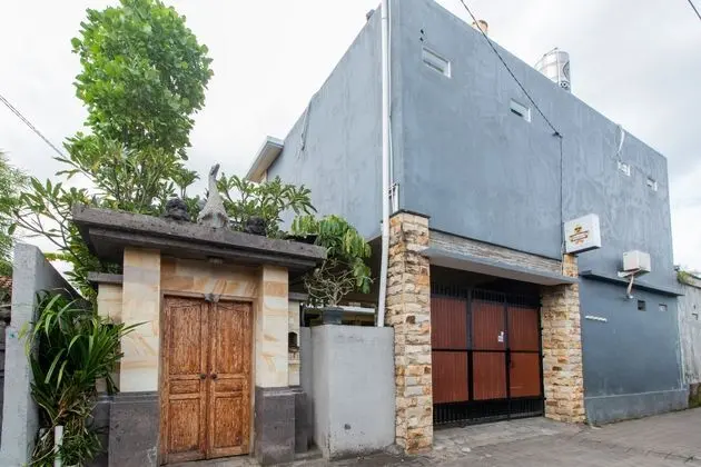 OYO 401 The Frog Homestay Sanur