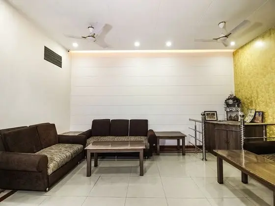 OYO 40320 Hotel Soni International - Lobi