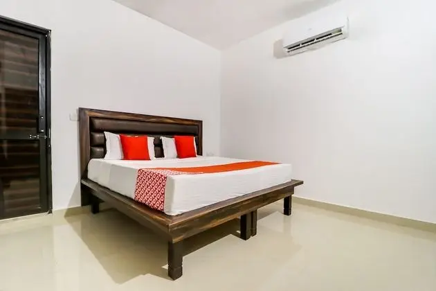 OYO 40405 Second Home Motel