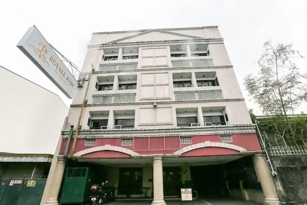 OYO 406 Royale Parc Inn & Suites
