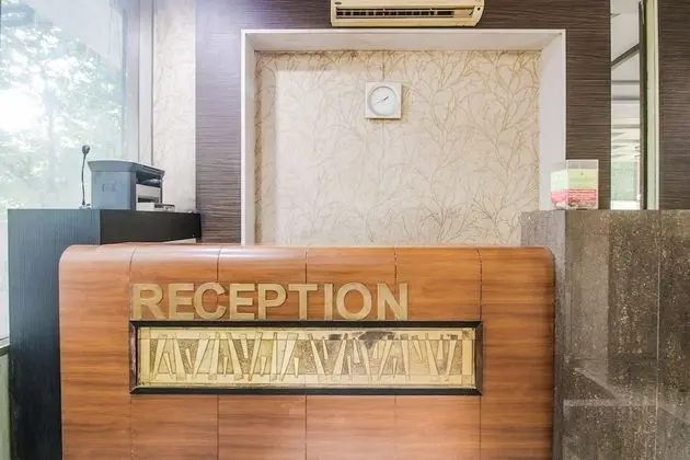 OYO 41076 Hotel Dhiraj Residency - Lobi