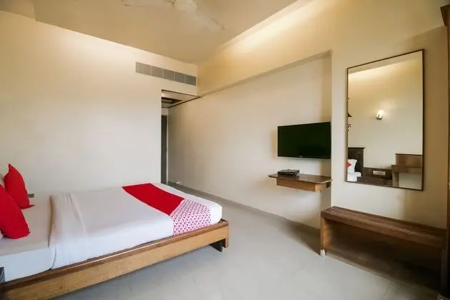 OYO 41076 Hotel Dhiraj Residency - Oda