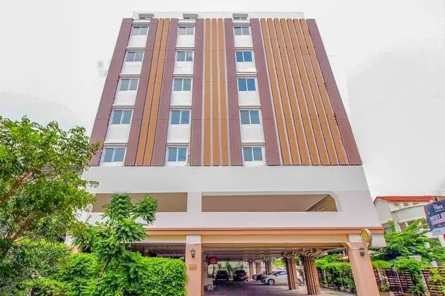 OYO 411 Grandview Condo 15