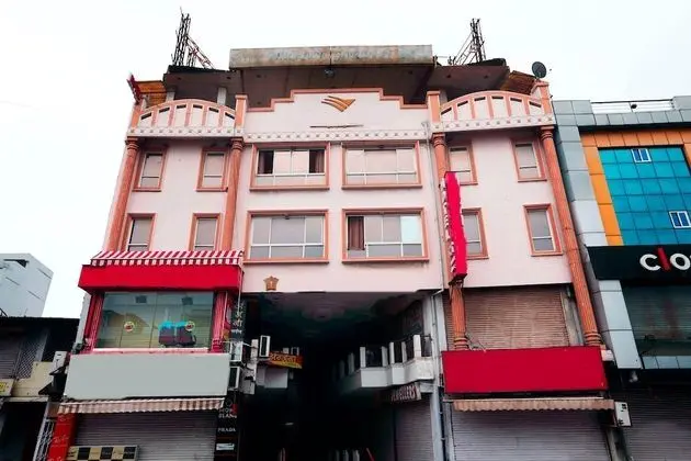 OYO 4126 C T Palace