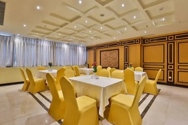 OYO 418 Hotel Manazil Al Hour 2 - Yerinde Yemek