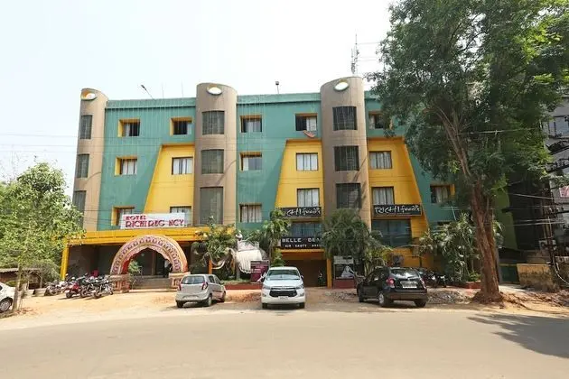 OYO 4230 Hotel Richi Regency 1 - Dış Mekan