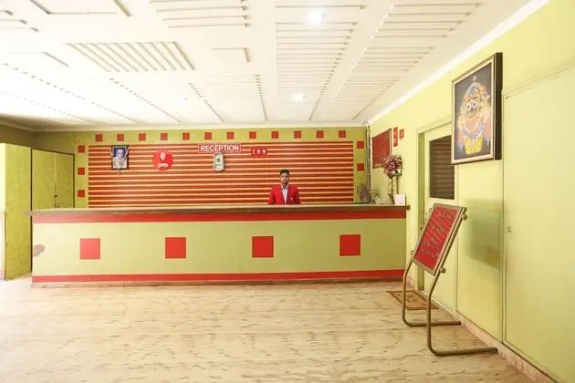 OYO 4230 Hotel Richi Regency 1 - Lobi