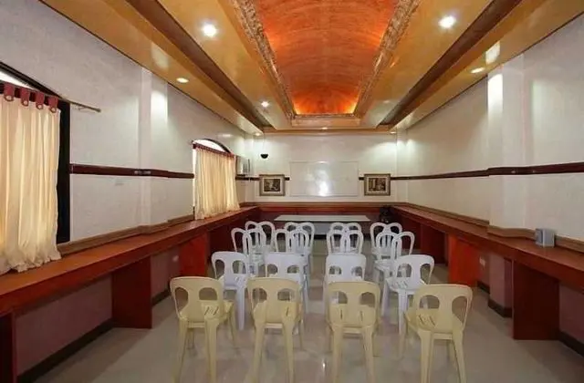 OYO 426 Coco Grove Tourist Inn - İş / Konferans
