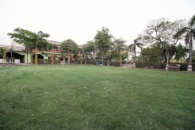 OYO 42790 Mukund Resort