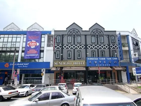 OYO 429 Sunlight Hotel