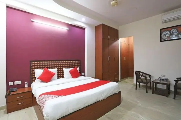 OYO 43270 Ishita Residency