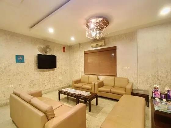 OYO 435 Hotel Amshi International - Lobi