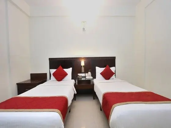 OYO 435 Hotel Amshi International - Oda