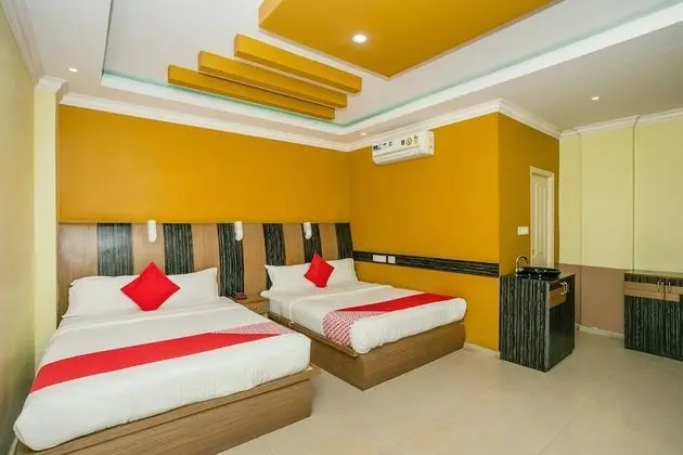 OYO 436 Emirates Suites