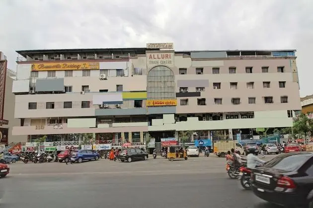 OYO 43619 Sahasra Residency