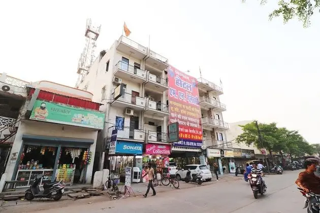 OYO 43850 Hotel Mn Galaxy