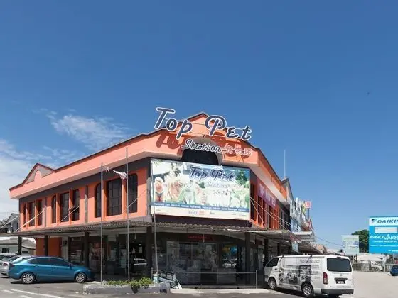 OYO 43915 T P Hotel