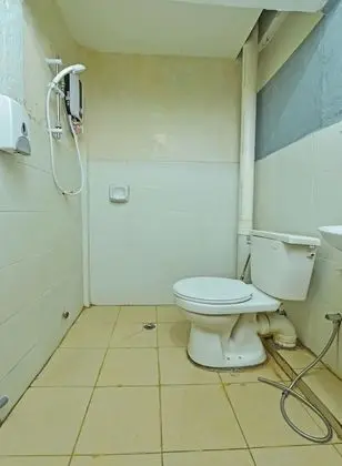 OYO 43933 Ferringhi Stay IInn - Banyo Tipleri