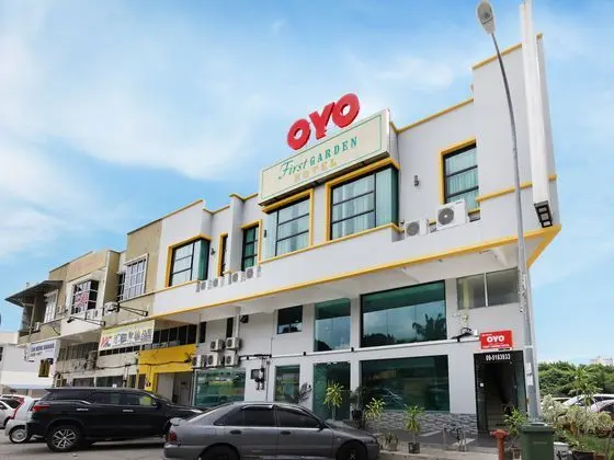 OYO 44043 First Garden Hotel 