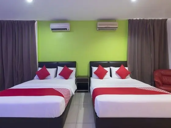 OYO 44072 Mines Cempaka Hotel