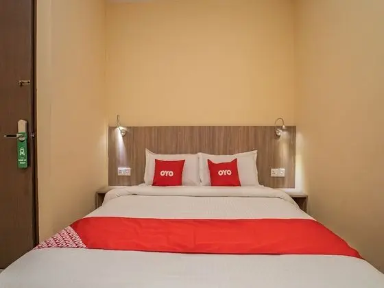 OYO 44078 The Island Hotel - Oda