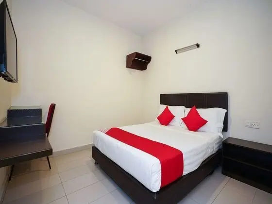 OYO 44086 JJ Hotel