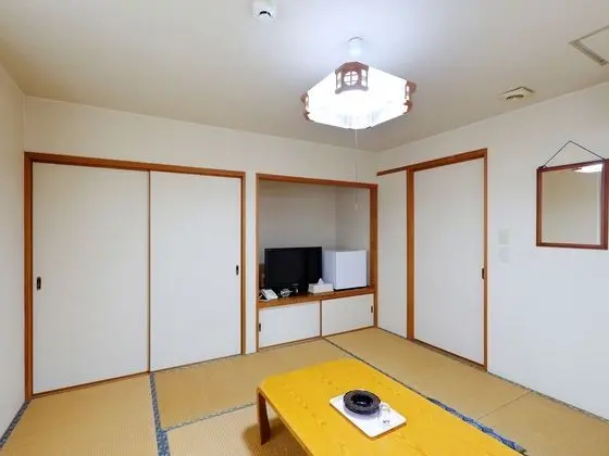 OYO 44106 Rays Hotel Yakata